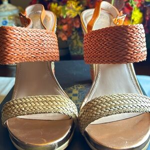 Vince Camuto platform, leather, weave sandals, multicolor size 9